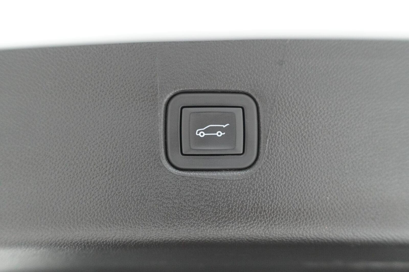 Used 2026 Chevrolet Blazer LT w/ Convenience Package FWD image 32