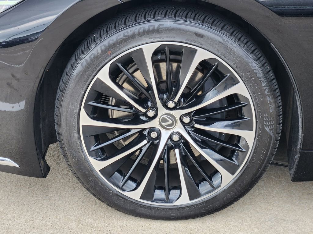 Used 2022 Lexus LS 500 AWD w/ Executive Package image 10