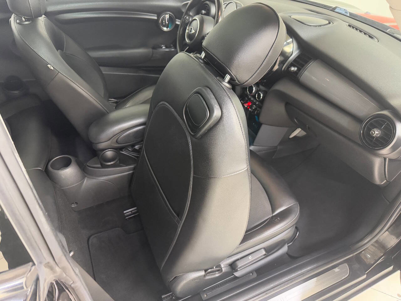 Used 2015 MINI Cooper 2-Door Hardtop image 23