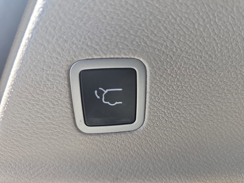 Certified 2024 Chrysler Pacifica Touring-L FWD image 15