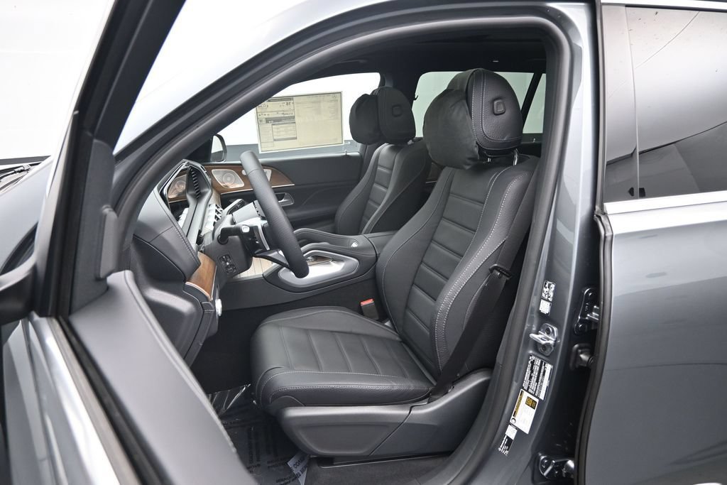 New 2026 Mercedes-Benz GLS 580 4MATIC image 17