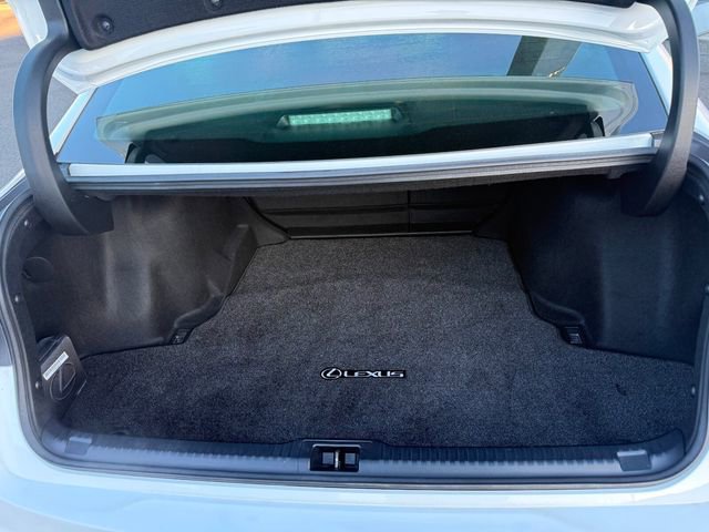 Certified 2024 Lexus IS 300 F Sport image 29