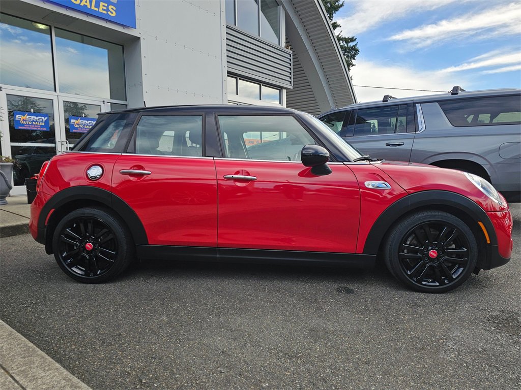 Used 2019 MINI Cooper S w/ Signature Upholstery Package image 9