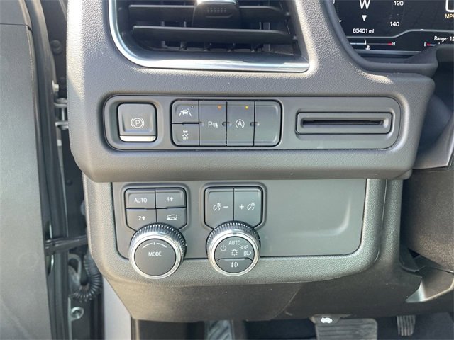 Used 2023 GMC Yukon SLT image 17