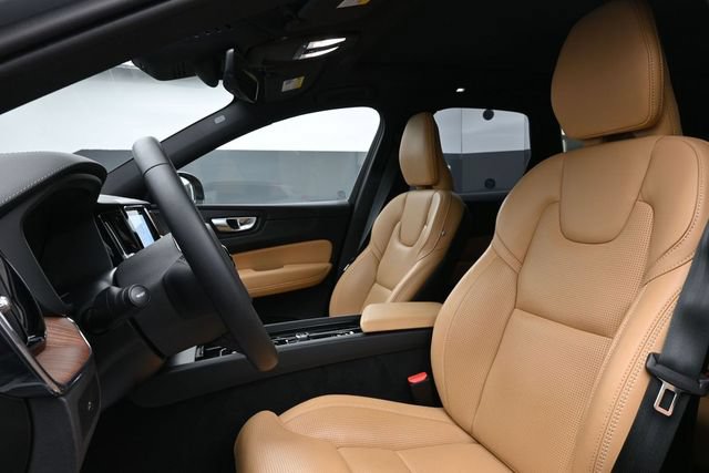 Used 2024 Volvo XC60 B5 Ultimate w/ Protection Package Premier AWD/4WD image 10