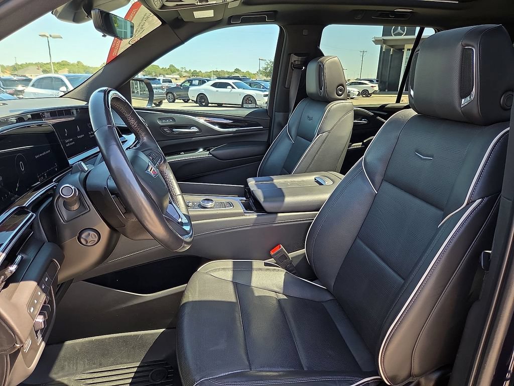 Used 2023 Cadillac Escalade Sport w/ LPO, Floor Liner Package AWD/4WD image 16