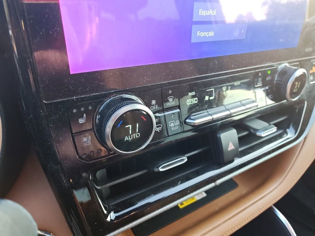 Used 2023 Toyota Highlander Platinum AWD/4WD image 13