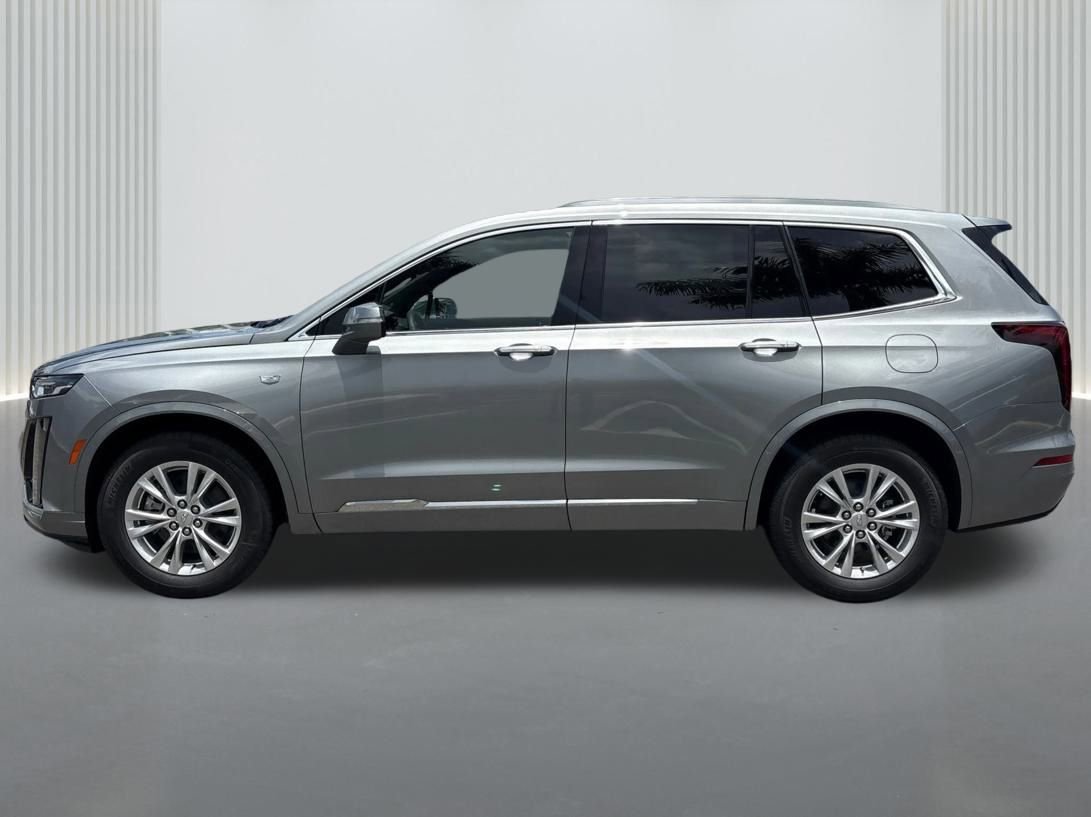 New 2025 Cadillac XT6 Luxury image 8