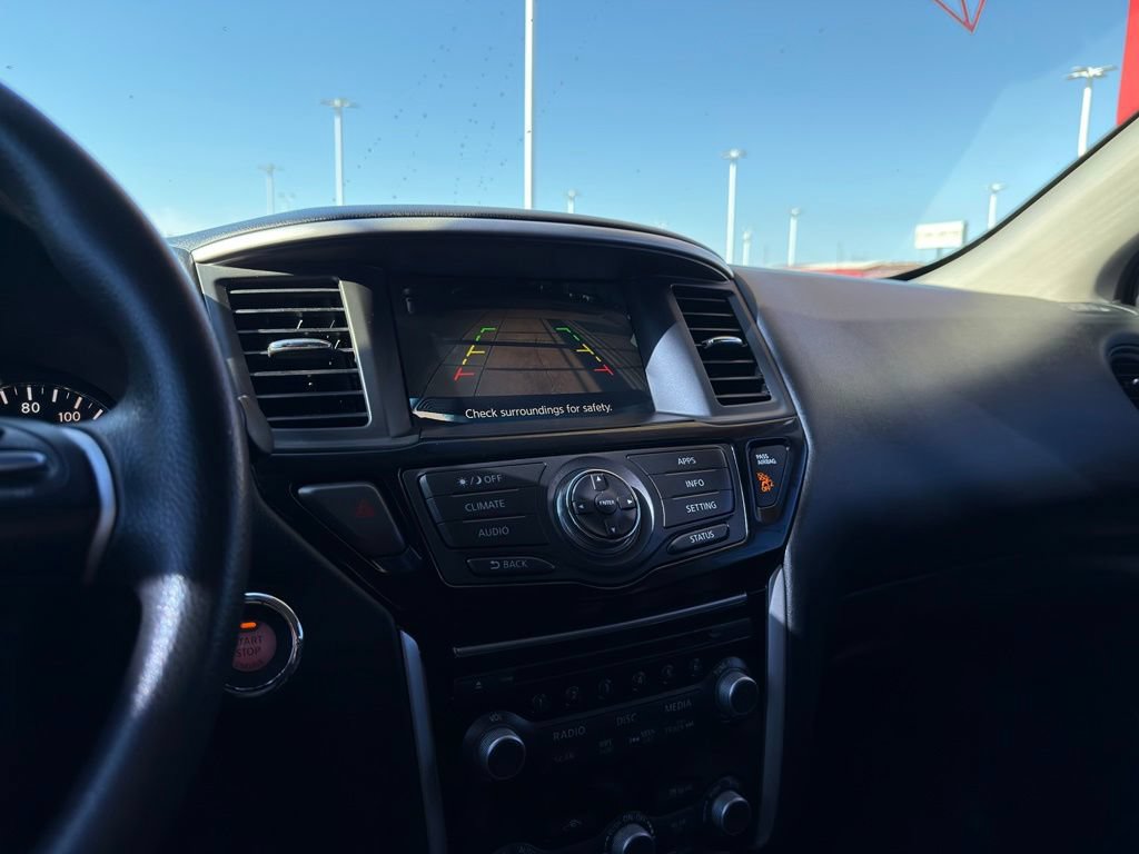 Used 2020 Nissan Pathfinder S FWD image 18
