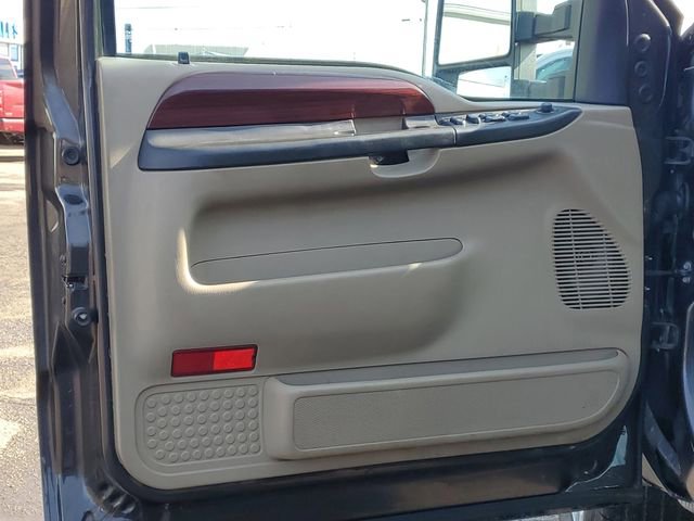 Used 2006 Ford F250 Lariat image 9