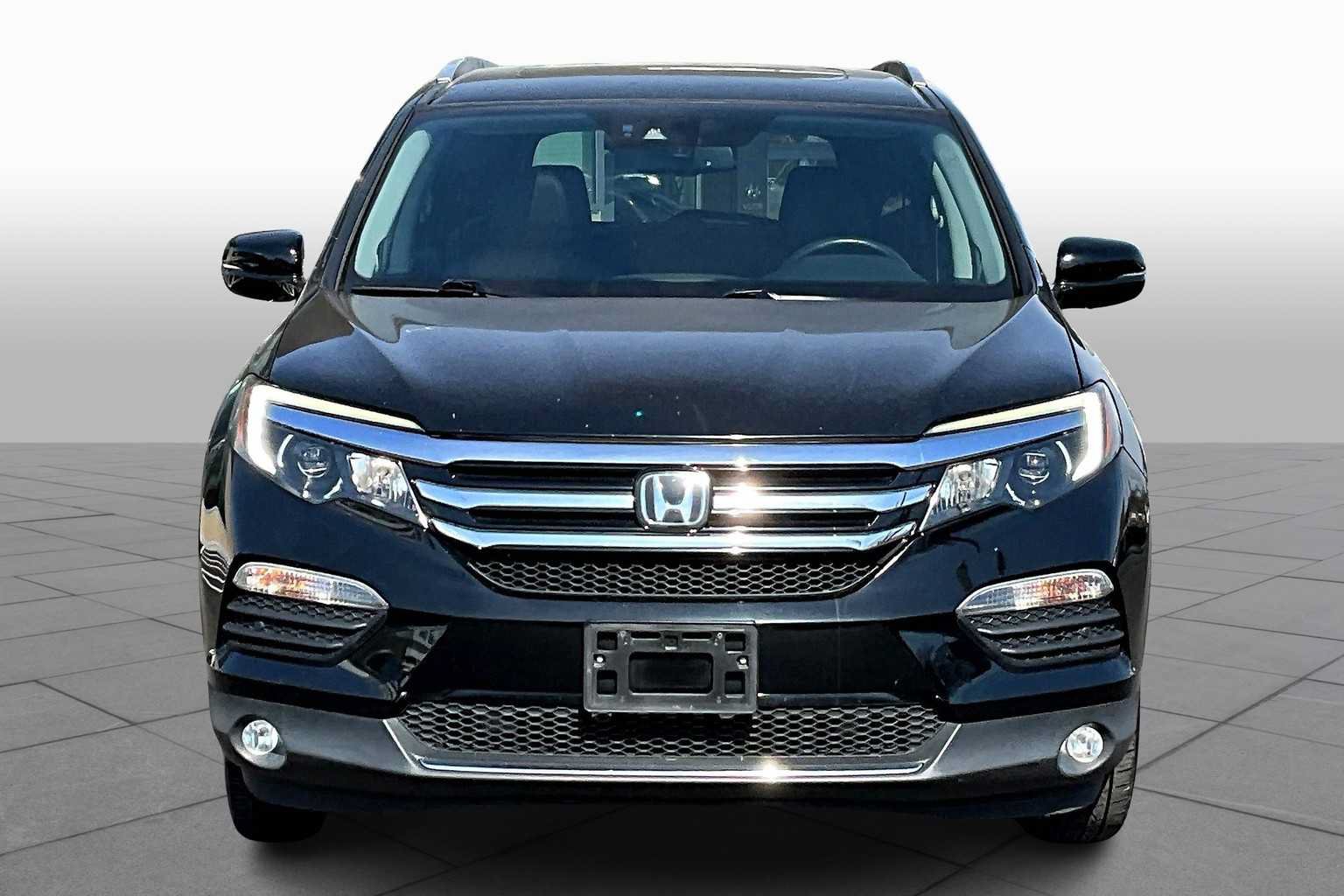 Used 2016 Honda Pilot Elite image 4