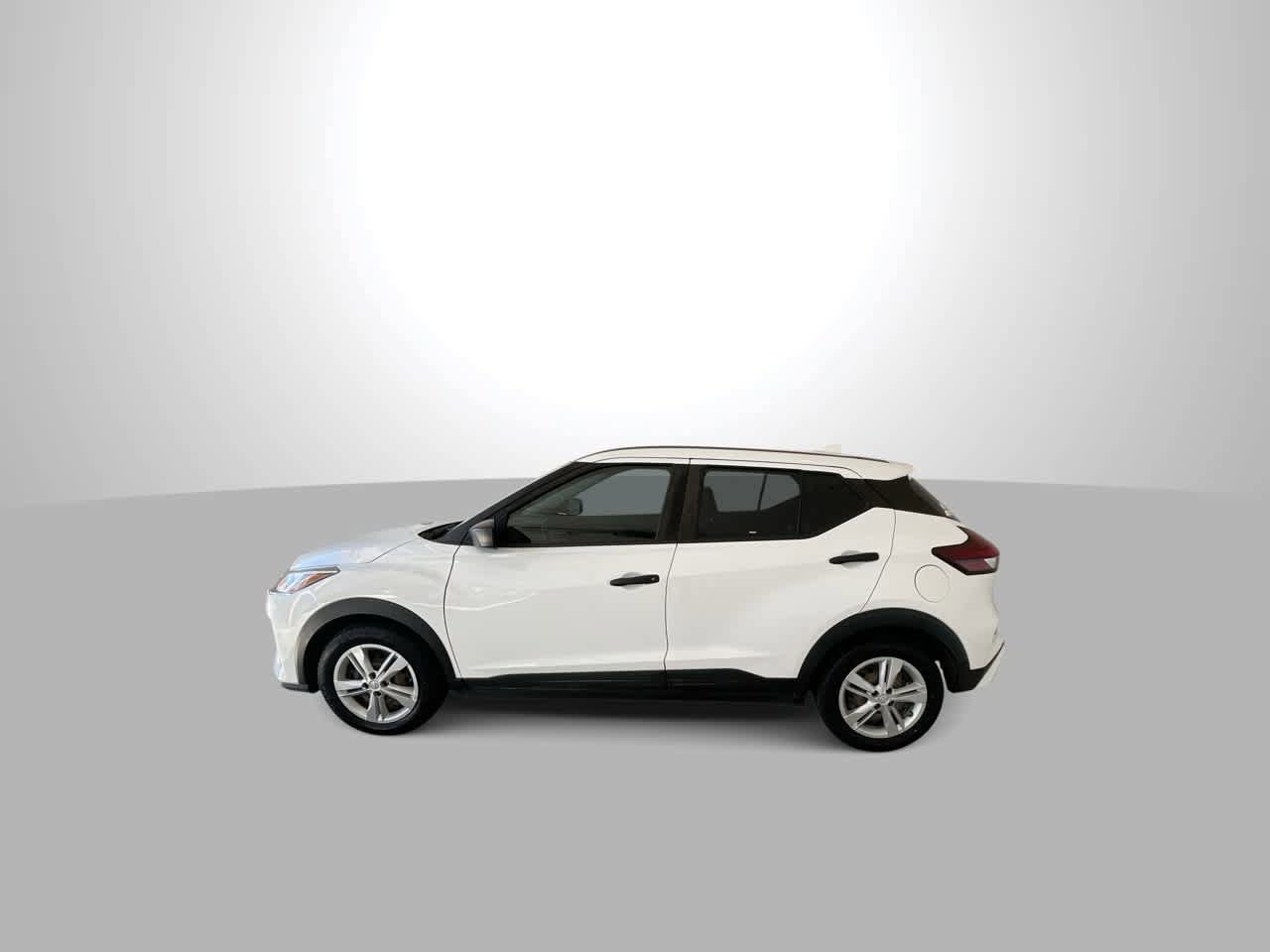 Used 2022 Nissan Kicks S FWD image 5