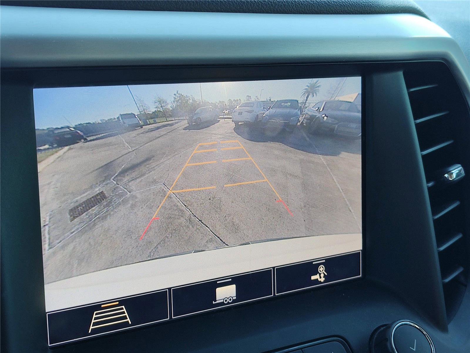 Used 2020 GMC Acadia SLT w/ Driver Alert Package II image 29