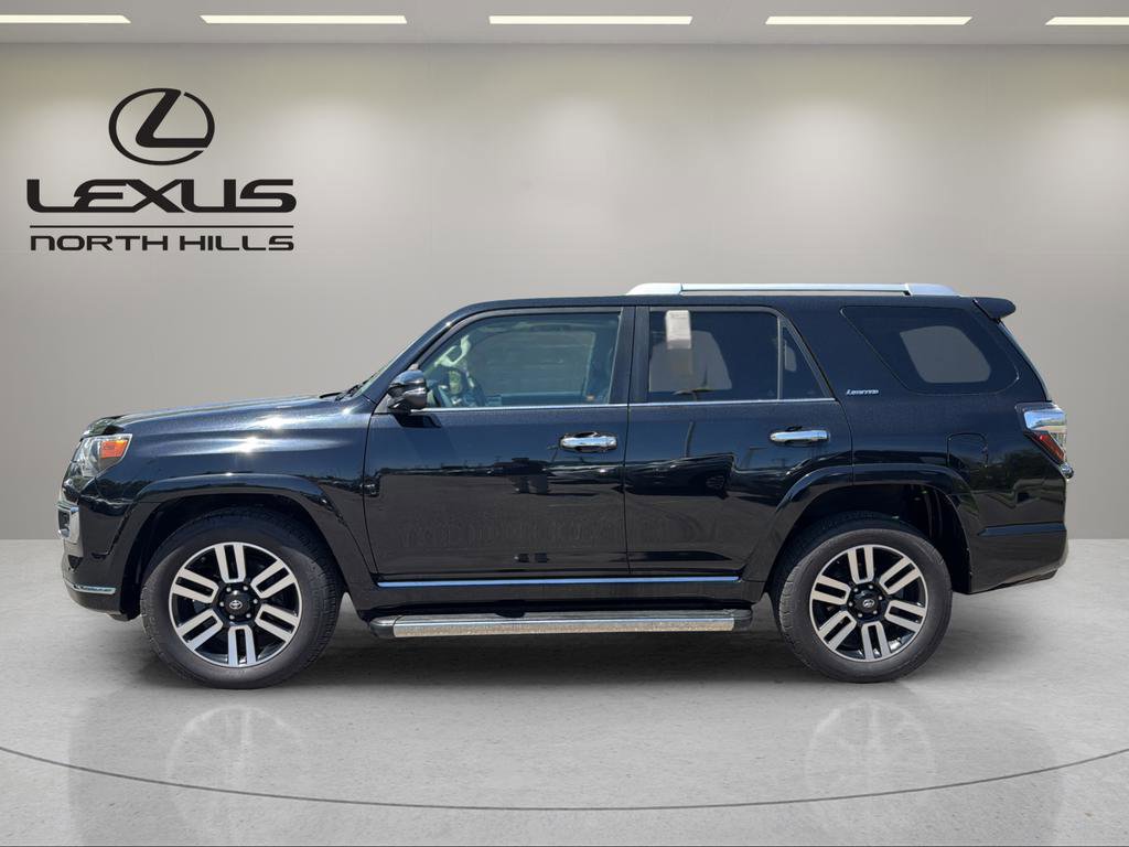 Used 2017 Toyota 4Runner Limited AWD/4WD image 9