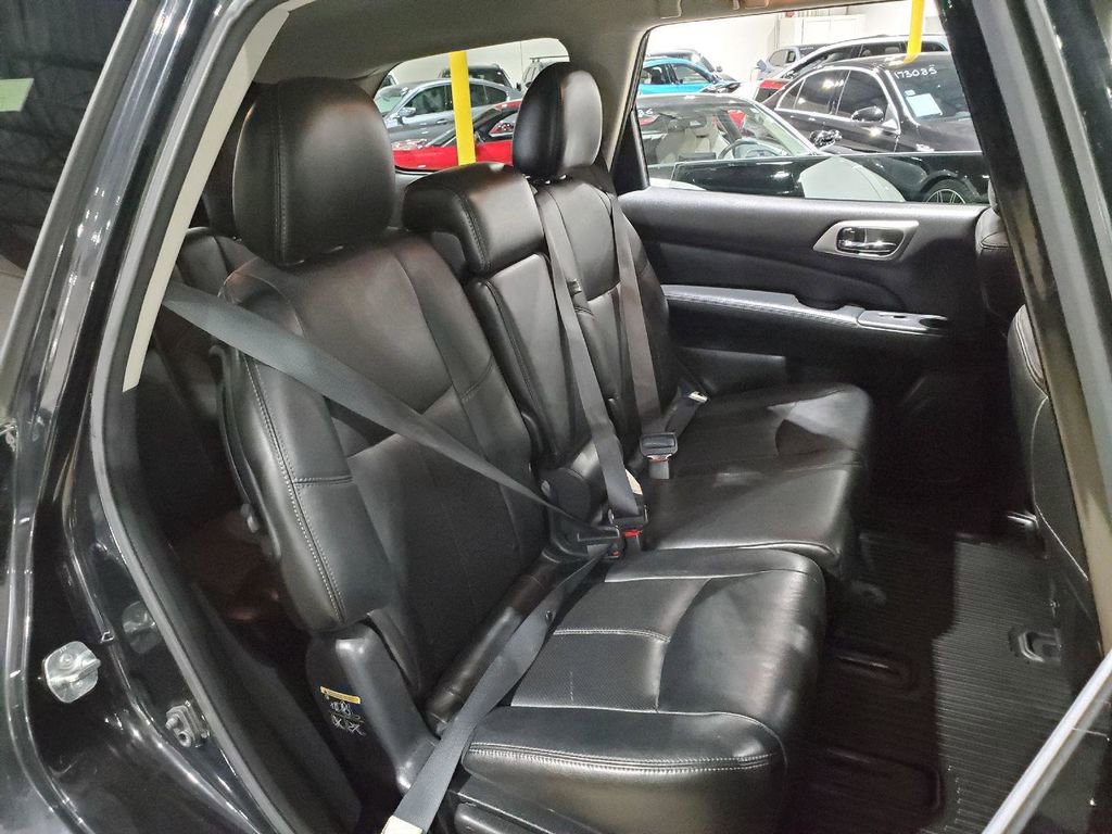 Used 2013 Nissan Pathfinder Platinum image 21