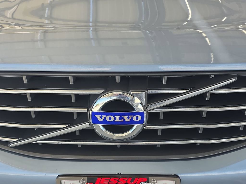 Used 2017 Volvo XC60 T6 Inscription w/ Preferred Option Package image 31