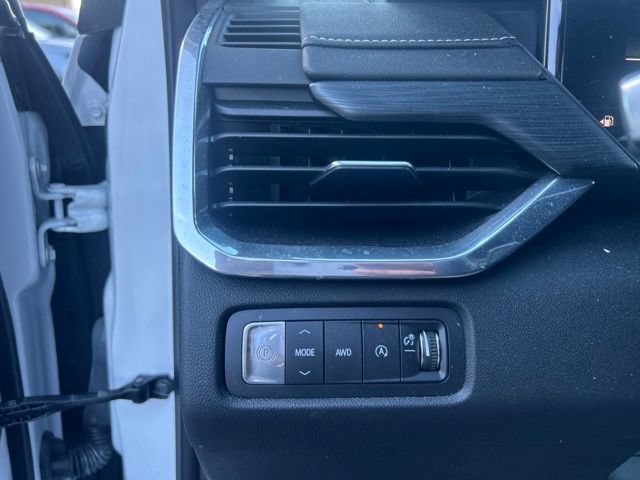 Used 2025 GMC Acadia Elevation AWD/4WD image 19