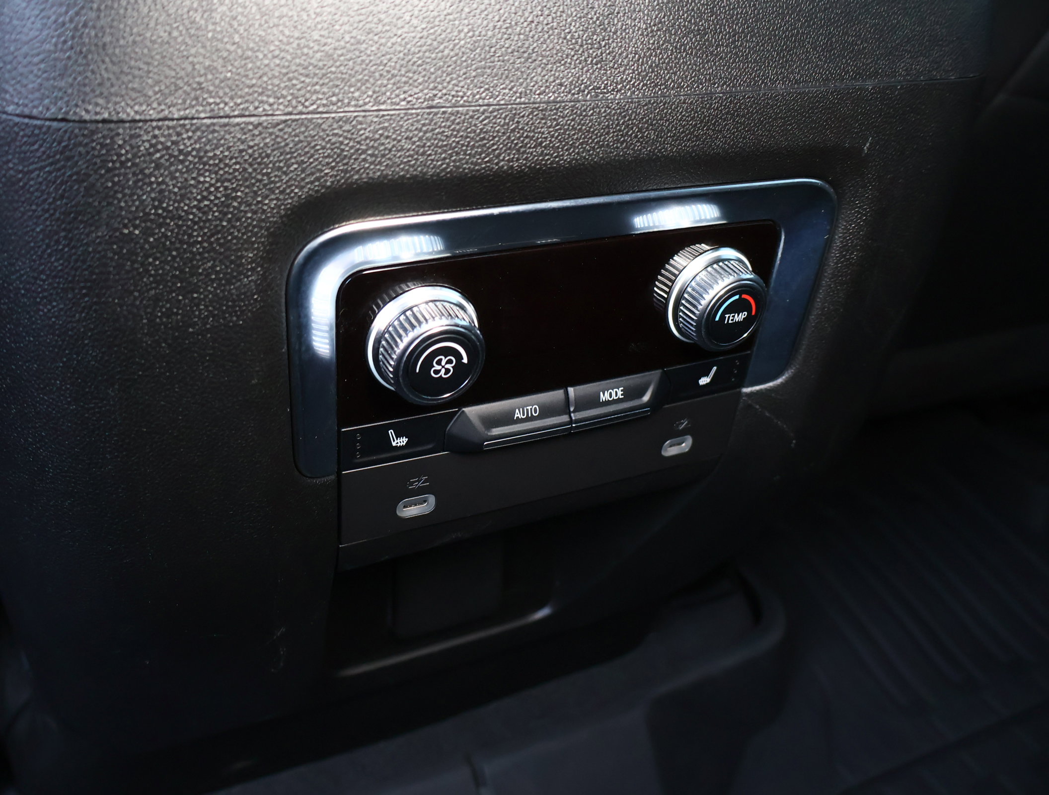 Certified 2024 GMC Yukon AT4 w/ AT4 Premium Package image 27