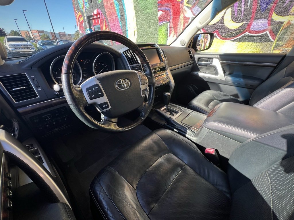 Used 2013 Toyota Land Cruiser image 15
