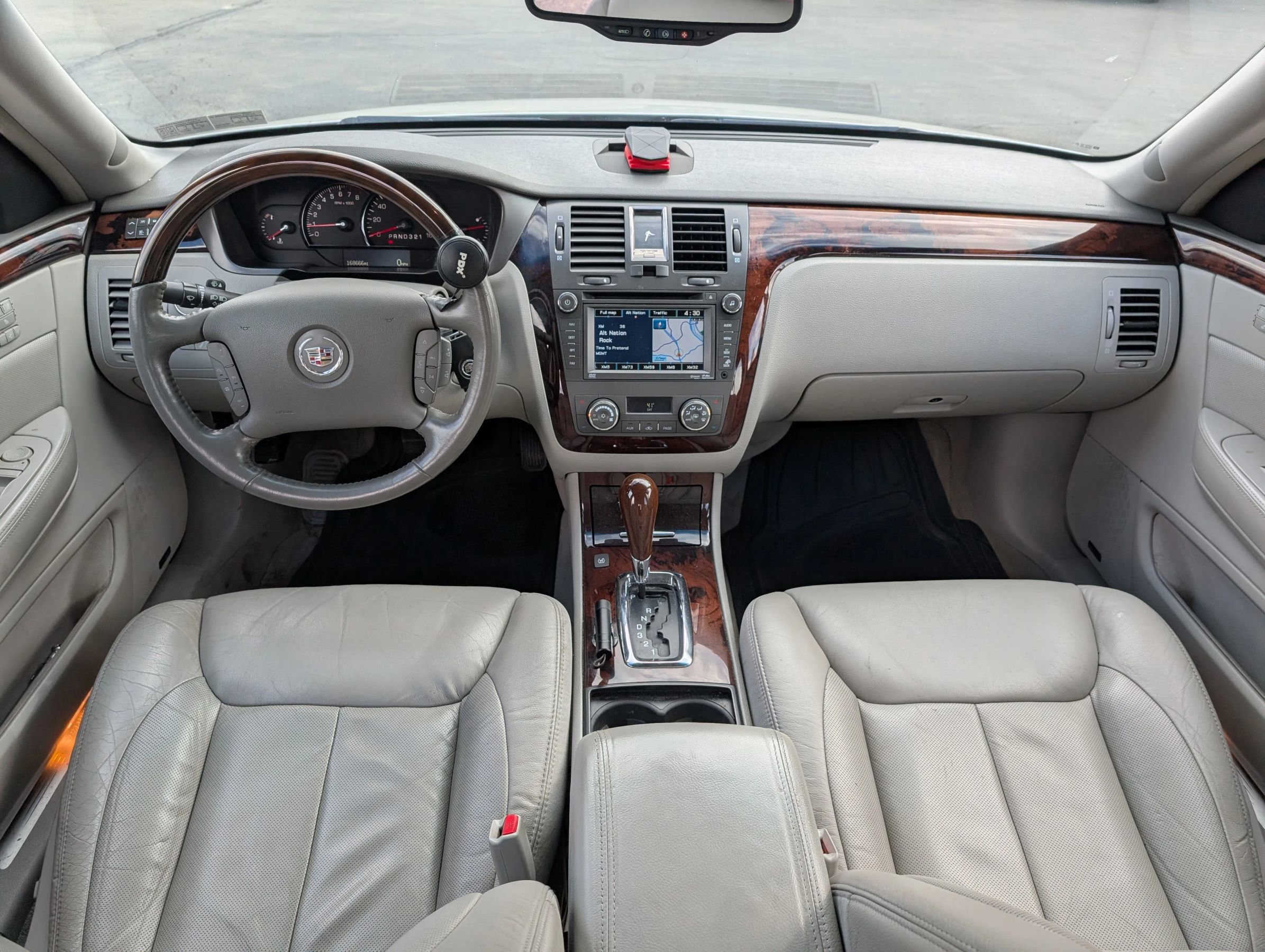 Used 2011 Cadillac DTS Premium image 12