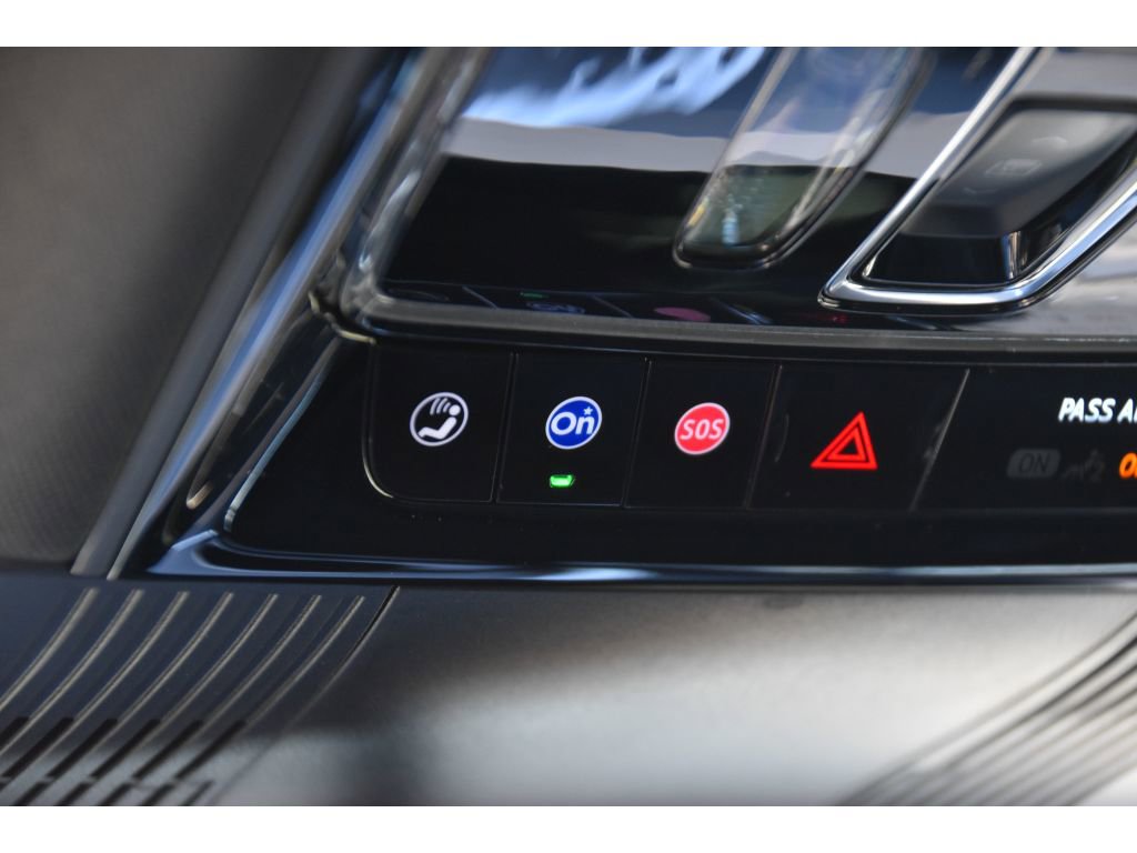 New 2026 Cadillac Vistiq Sport w/ LPO, Floor Liner Package image 36