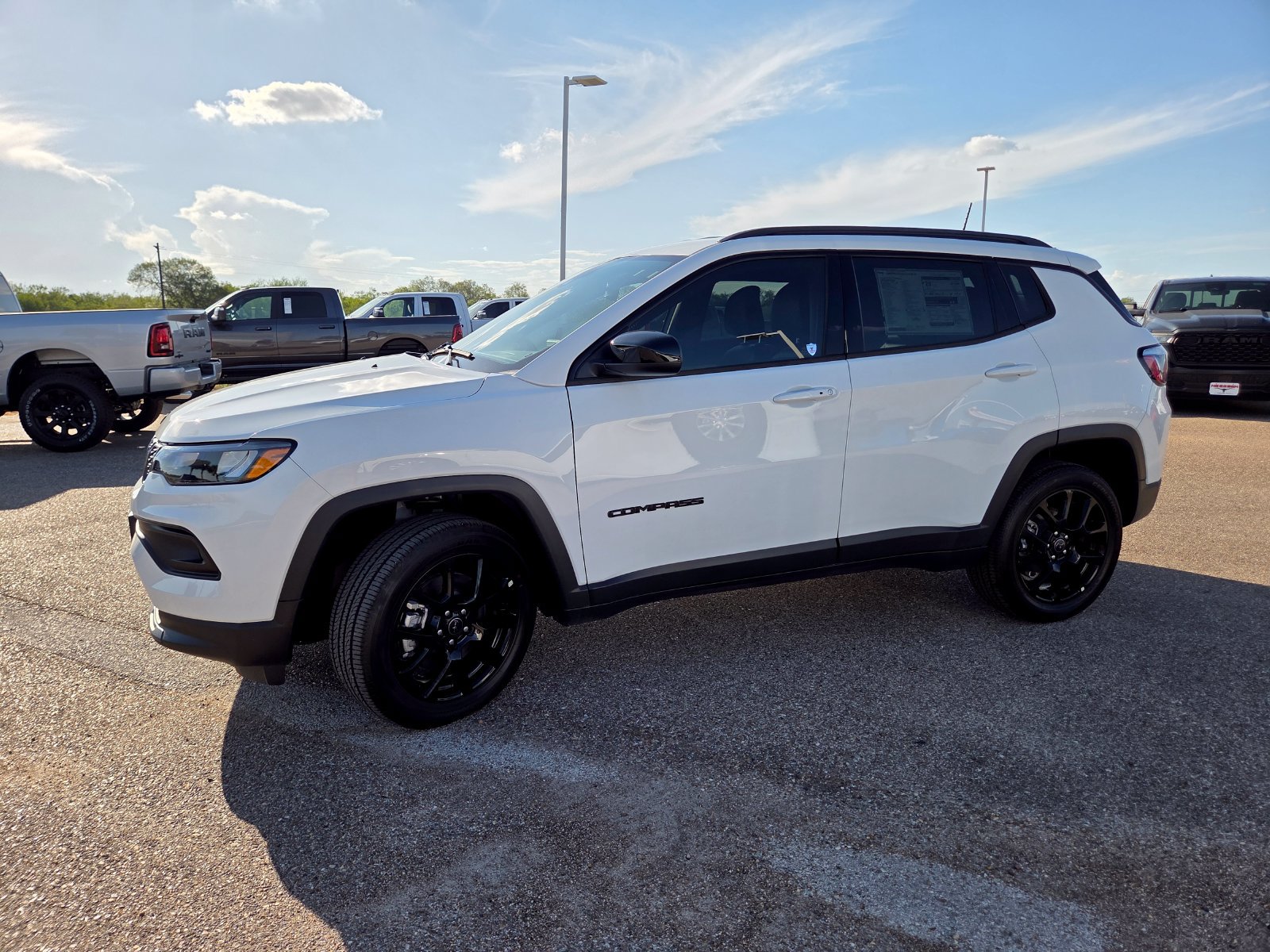 New 2026 Jeep Compass Latitude AWD/4WD image 3