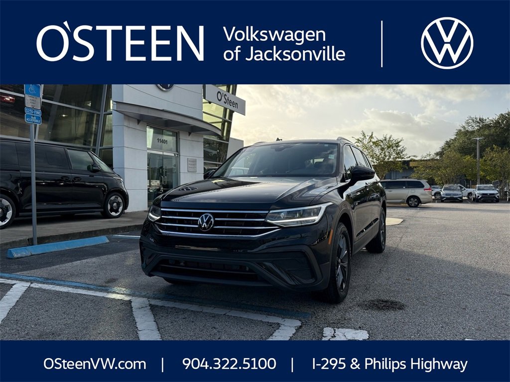 Used 2024 Volkswagen Tiguan SE w/ Panoramic Sunroof Package