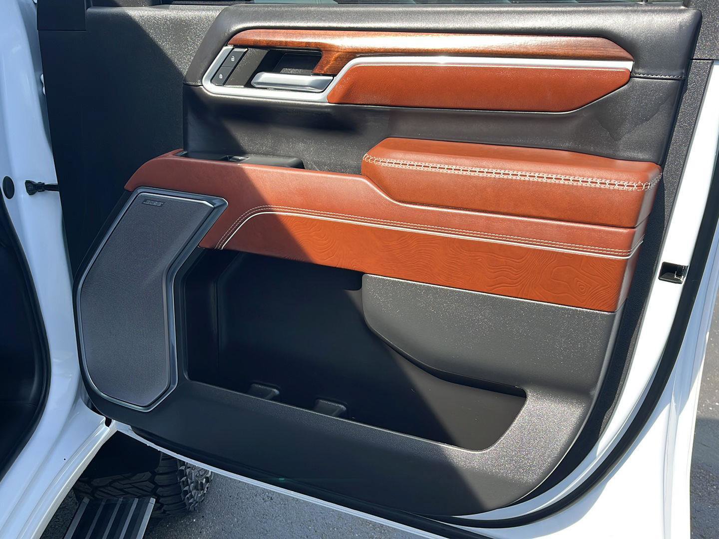 Used 2024 GMC Sierra 2500 Denali Ultimate w/ Max Trailering Package image 30