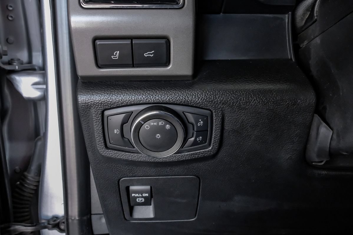 Used 2020 Ford Expedition XLT w/ Equipment Group 202A AWD/4WD image 25