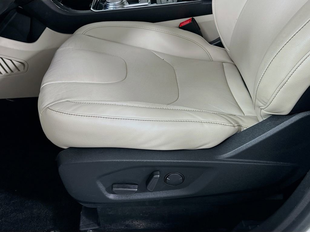 Used 2020 Ford Edge Titanium w/ Equipment Group 301A image 20