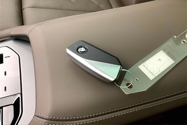 Used 2025 BMW X3 xDrive30i w/ Premium Package image 11