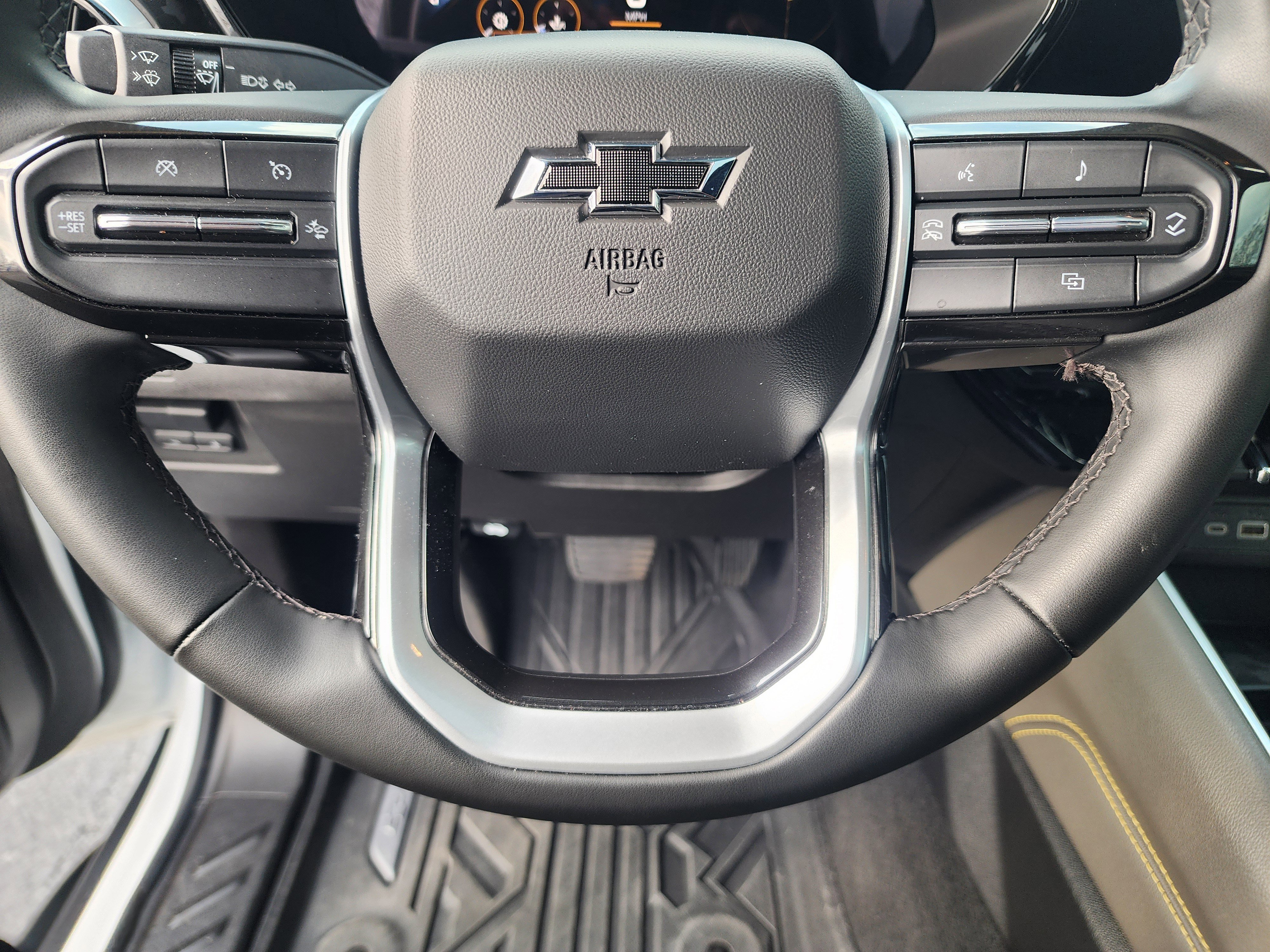 Used 2024 Chevrolet Colorado ZR2 w/ Technology Package image 26