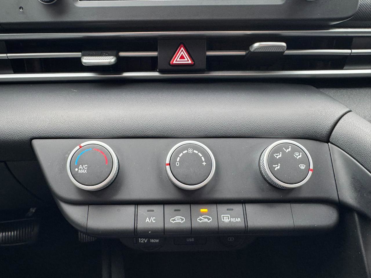 Used 2021 Hyundai Elantra SE w/ Cargo Package image 18