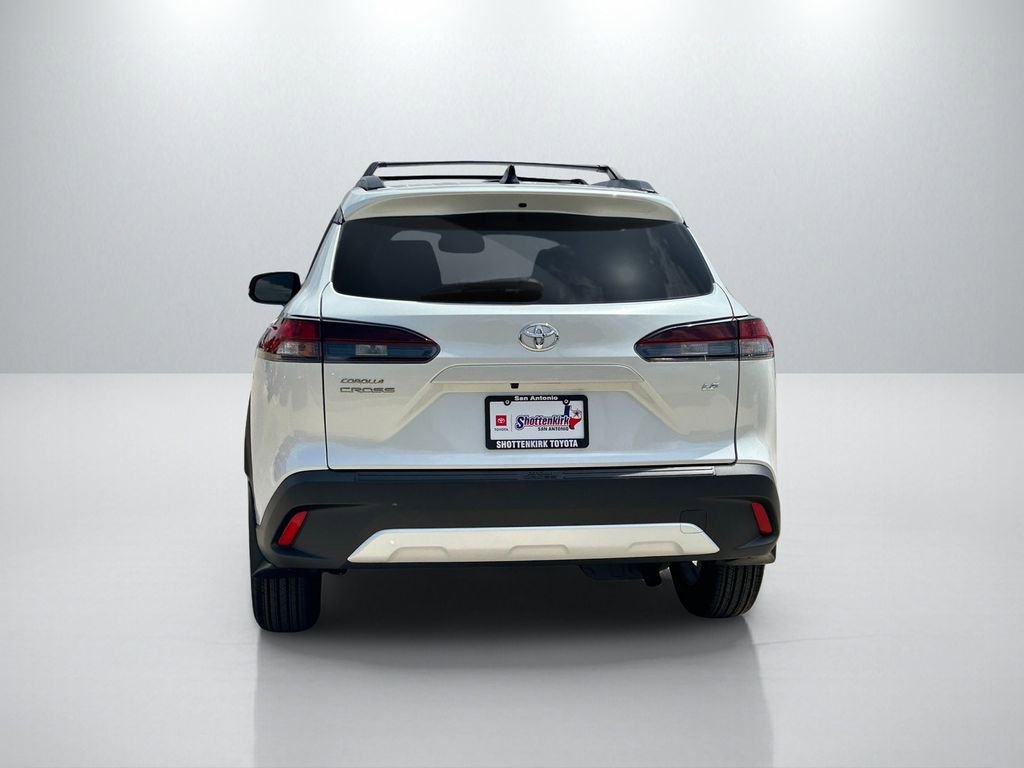 Used 2026 Toyota Corolla Cross LE w/ Moonroof Package FWD image 6