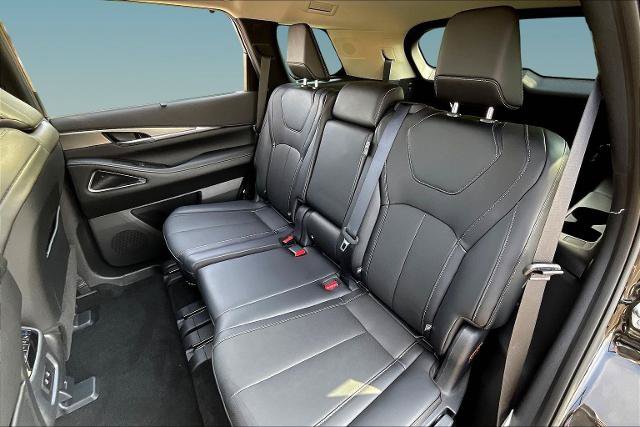 Certified 2026 INFINITI QX60 Luxe w/ Cargo Package AWD/4WD image 21