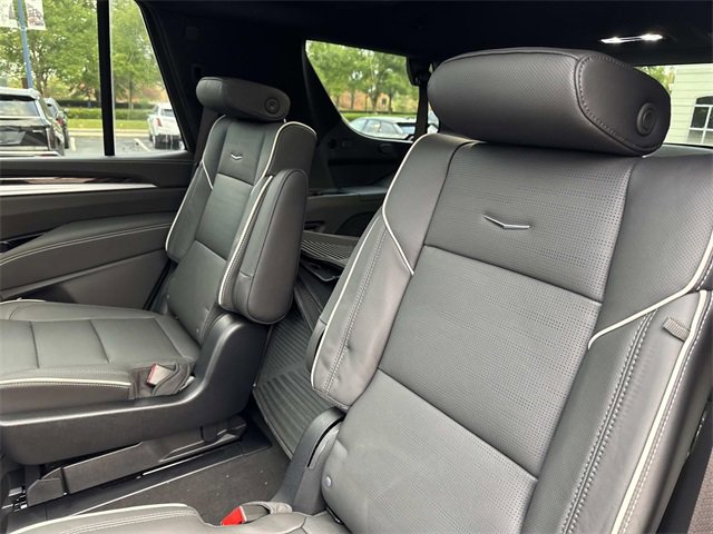 New 2026 Cadillac Escalade Luxury w/ LPO, Radiant Package image 14