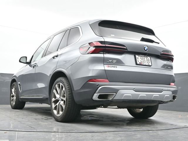 Used 2024 BMW X5 xDrive40i AWD/4WD image 47