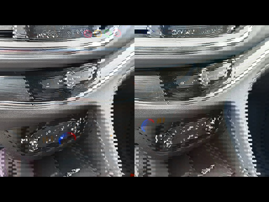 Used 2023 Buick Enclave Essence FWD image 20