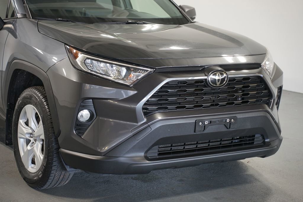 Used 2020 Toyota RAV4 XLE image 4