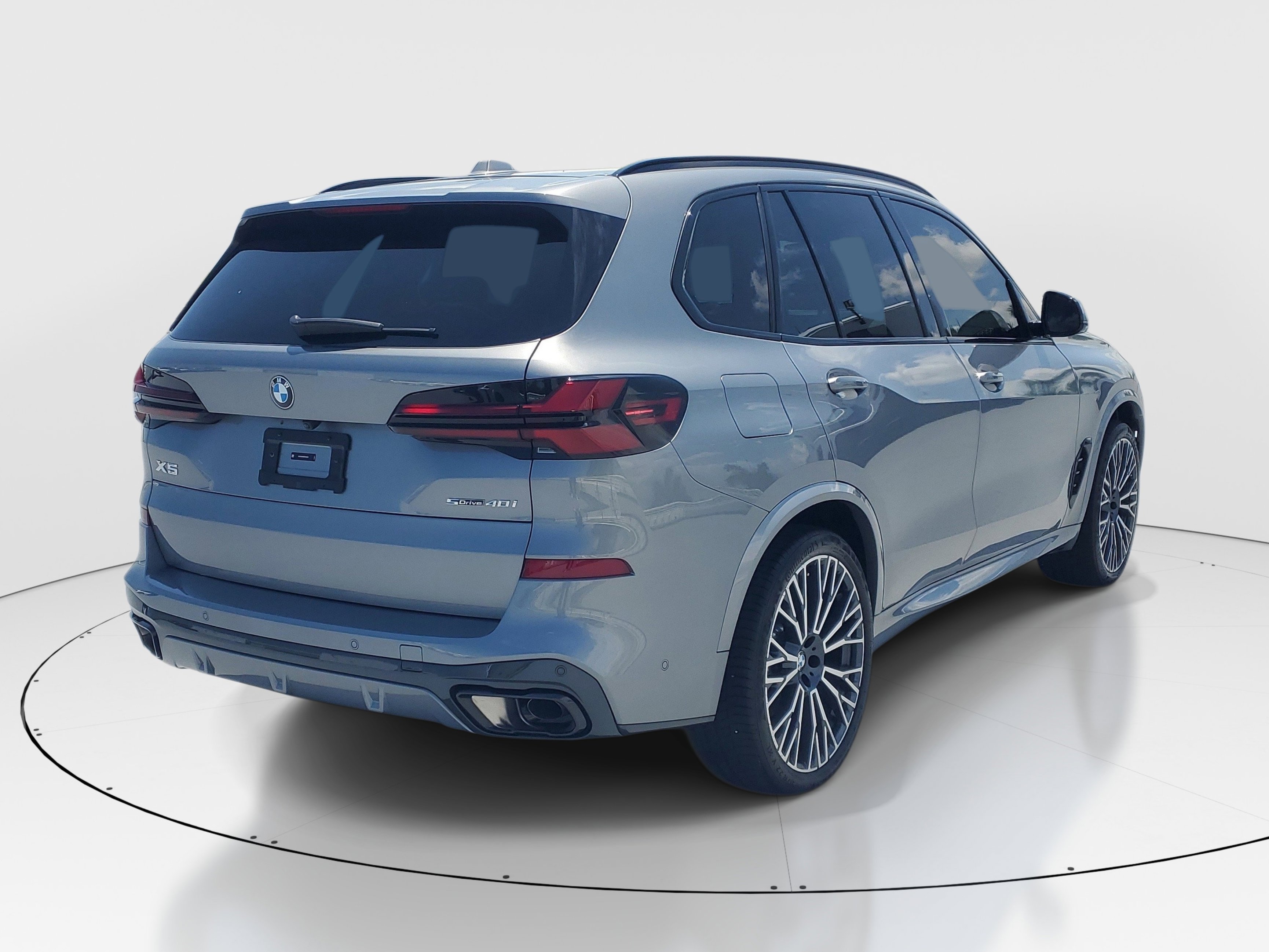 Used 2025 BMW X5 sDrive40i w/ Executive Package RWD image 7