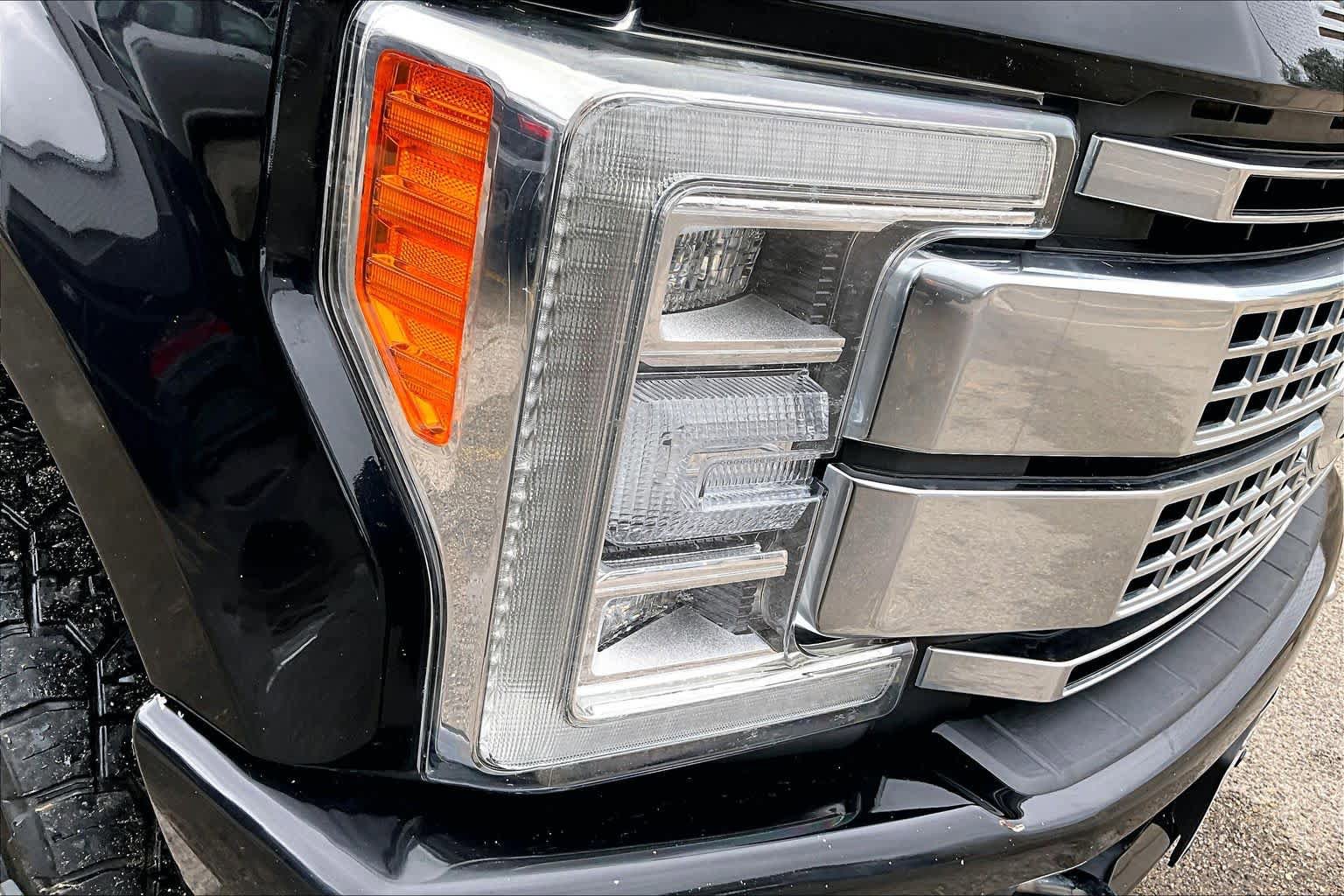 Used 2019 Ford F350 Platinum w/ Platinum Ultimate Package AWD/4WD image 27