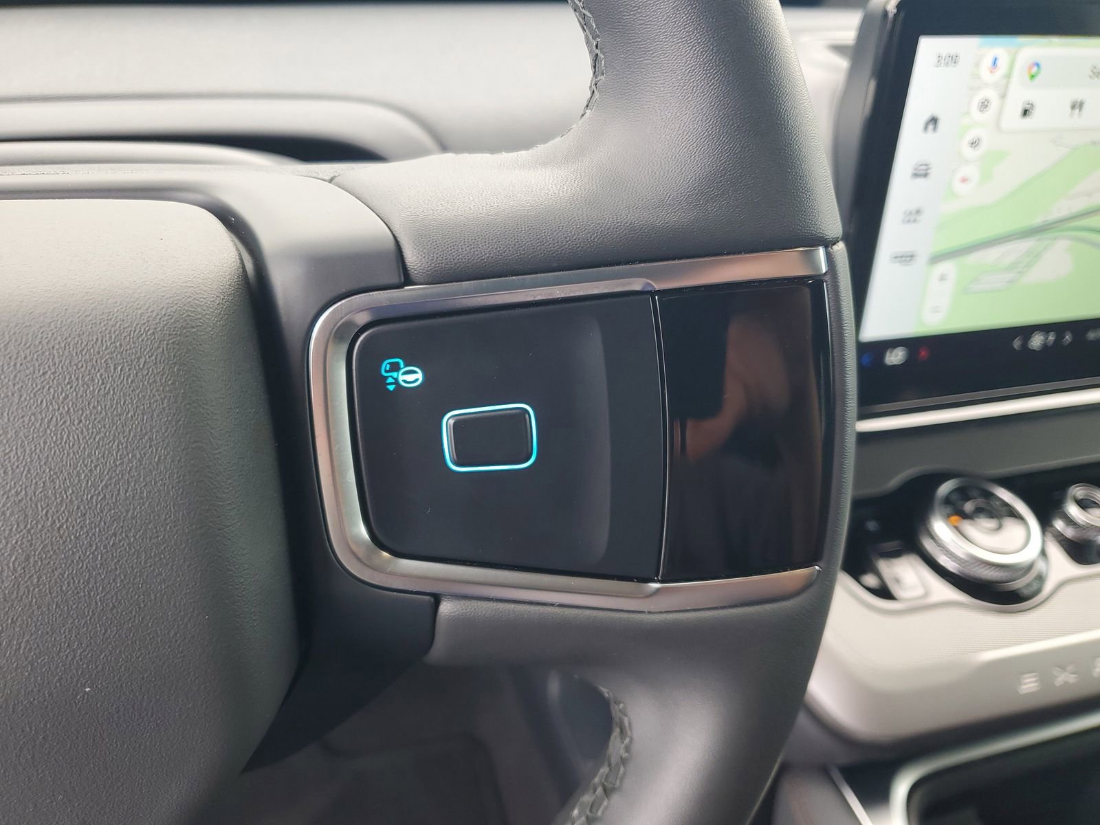 Certified 2025 Ford Expedition Active image 23