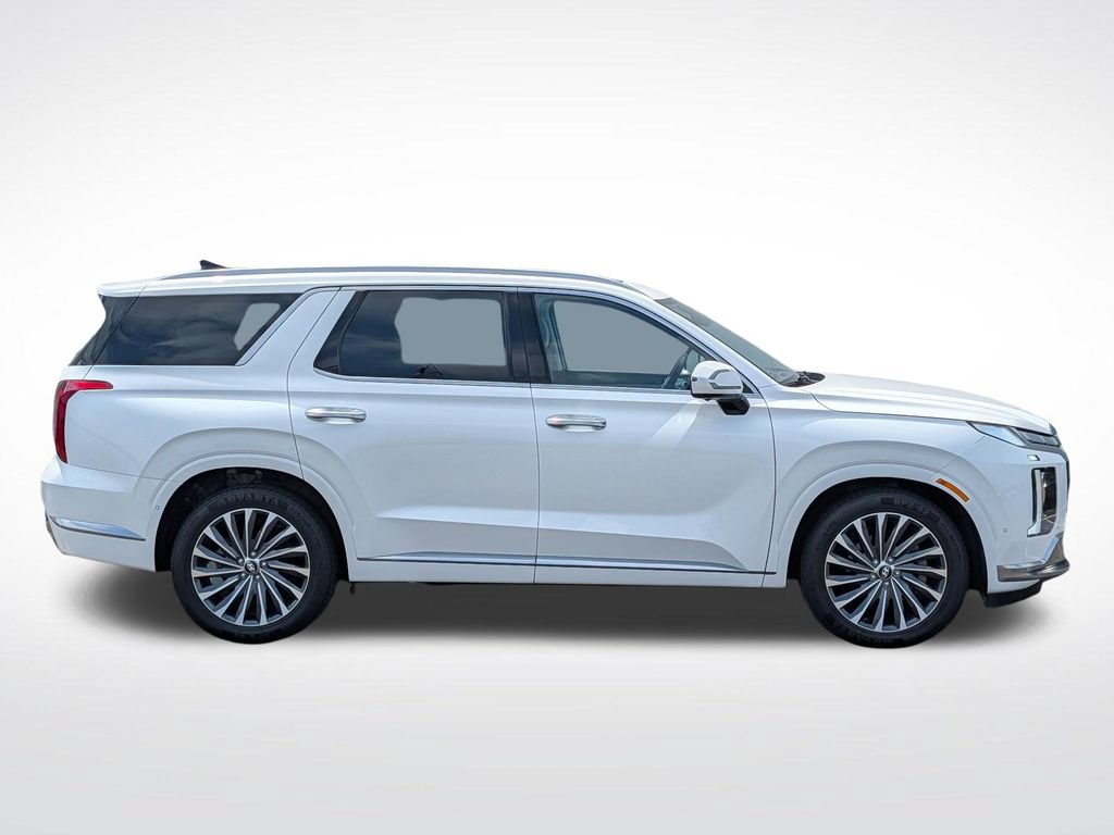 Used 2024 Hyundai Palisade Calligraphy AWD/4WD image 2