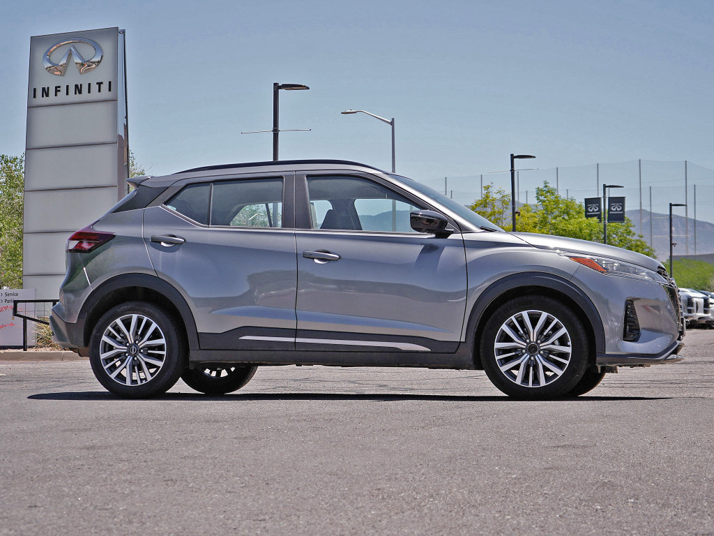 Used 2024 Nissan Kicks SR FWD image 11