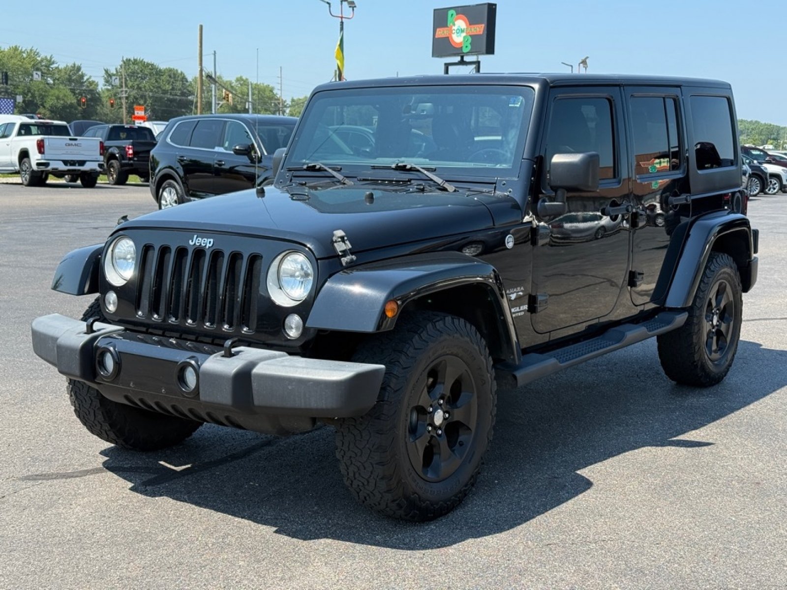 Used 2016 Jeep Wrangler Unlimited Sahara w/ Dual Top Group AWD/4WD image 4