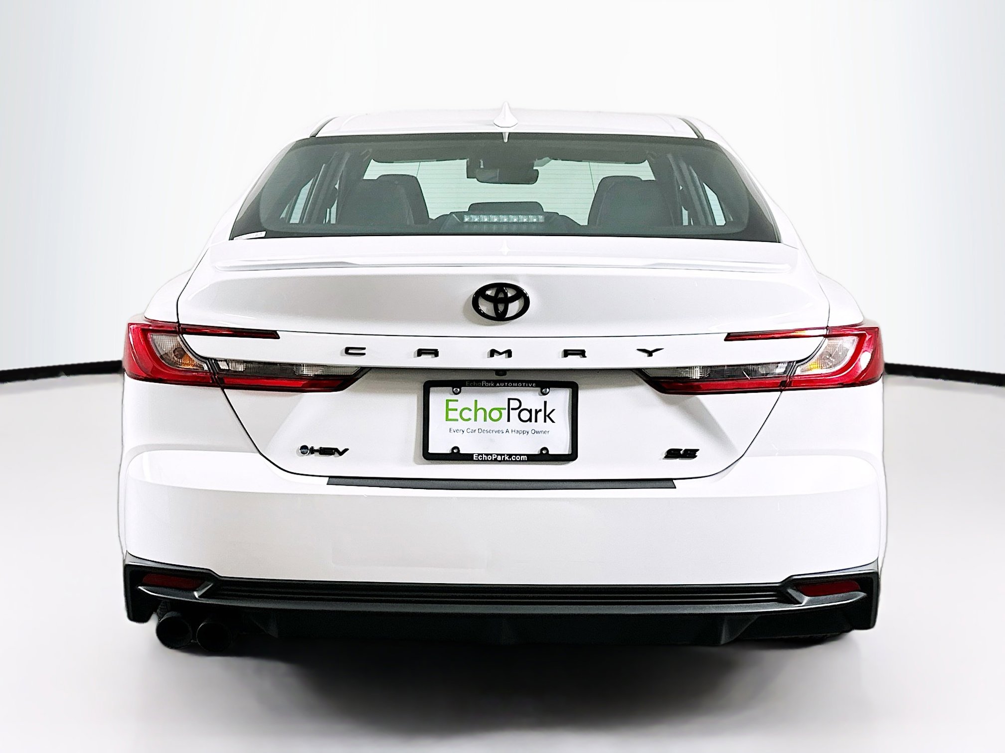 Used 2025 Toyota Camry SE w/ Convenience Package image 7