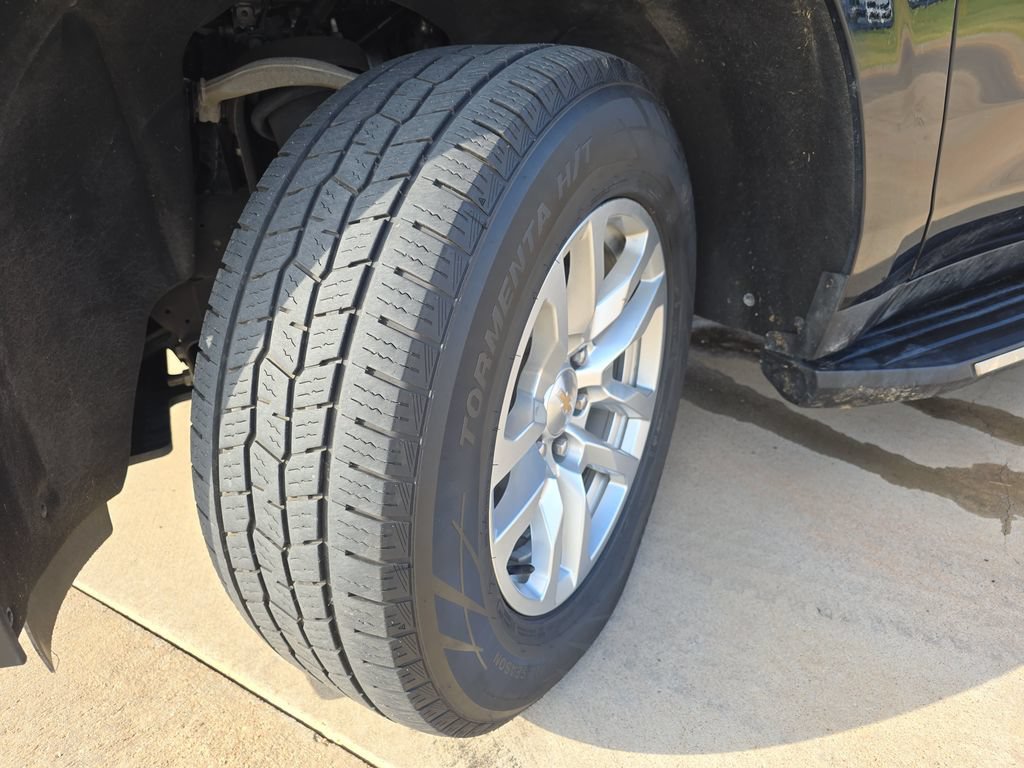 Used 2024 Chevrolet Tahoe LT RWD image 32