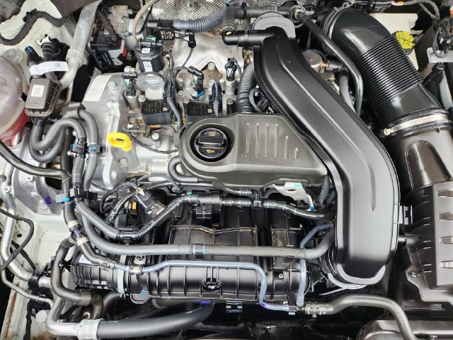 Certified 2023 Volkswagen Taos S FWD image 30