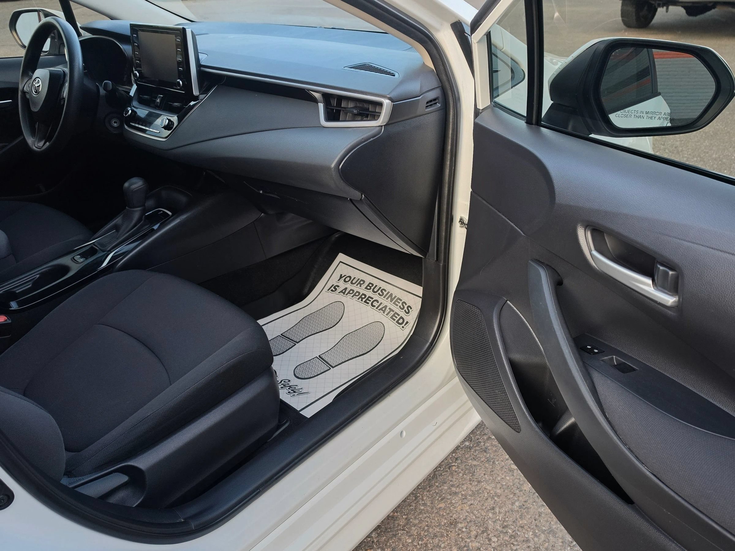 Used 2021 Toyota Corolla LE w/ Carpet Mat Package (TMS) FWD image 16