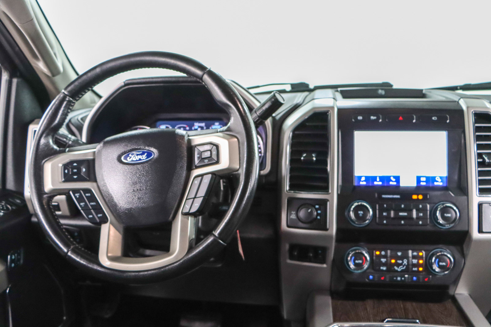 Used 2021 Ford F250 Lariat w/ Lariat Value Package AWD/4WD image 18